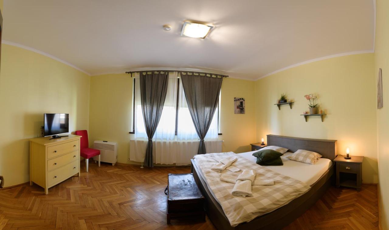 Meno Apartment Sibiu Bagian luar foto