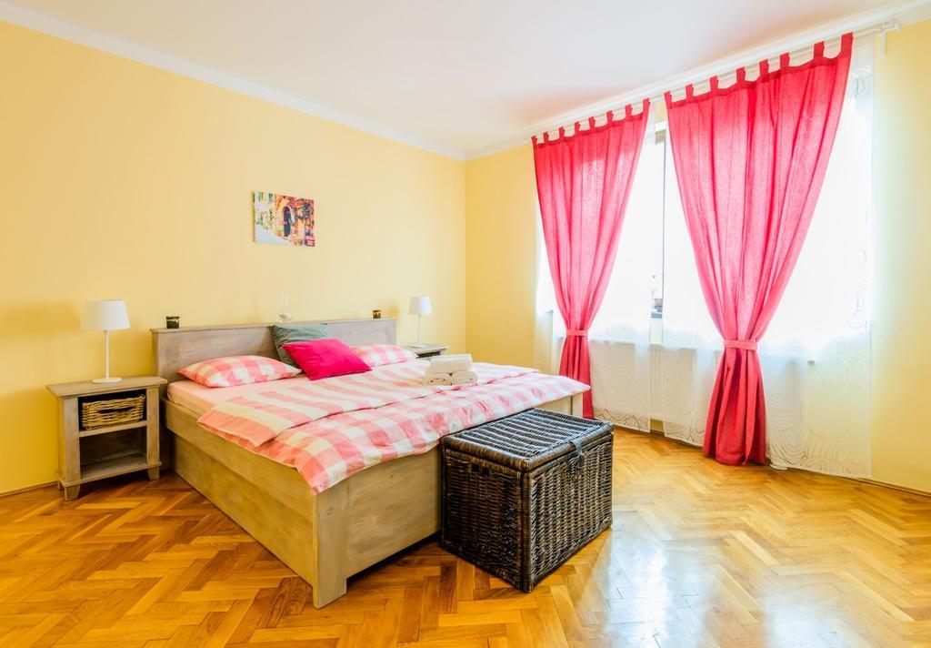 Meno Apartment Sibiu Bagian luar foto