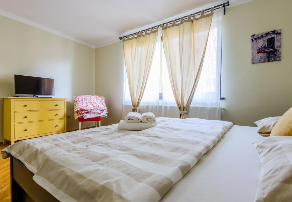 Meno Apartment Sibiu Bagian luar foto
