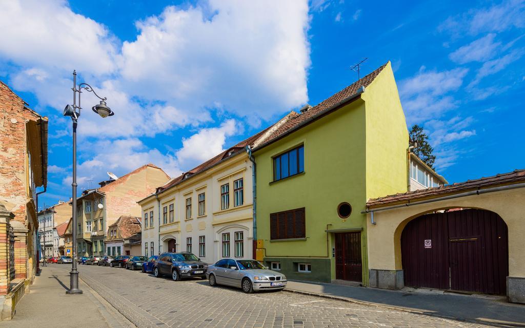 Meno Apartment Sibiu Bagian luar foto